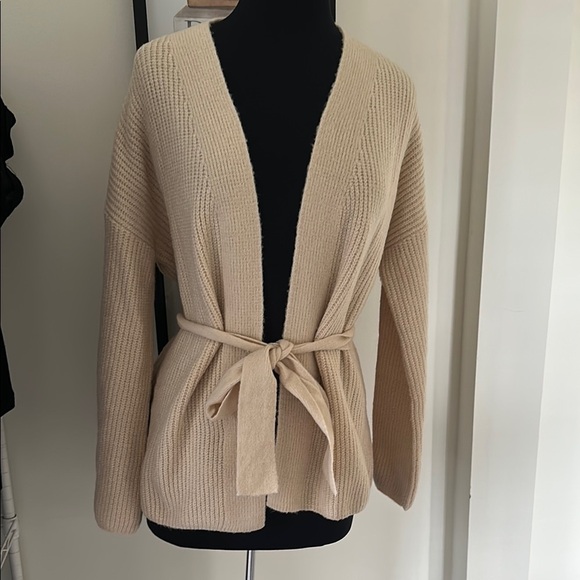 Pink Lily Cream Tan Knit Sweater size small - Picture 2 of 8